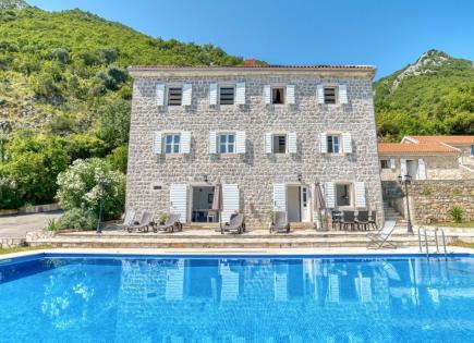 Villa per 3 950 000 euro a Perzagno, Montenegro