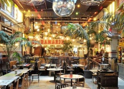 Cafe, restaurant for 690 000 euro in Barcelona, Spain