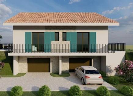 Casa para 370 000 euro en Tivat, Montenegro