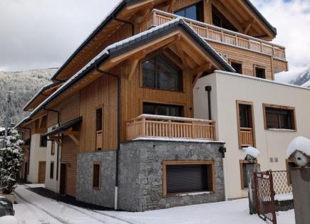 Appartamenti per 397 500 euro a Rodano-Alpi, Francia