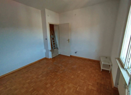 Appartamento per 135 000 euro a Gorizia, Italia