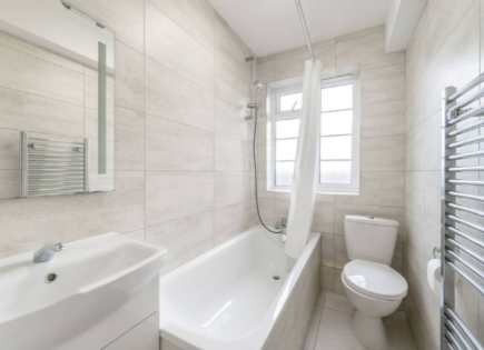 Flat for 370 000 euro in London, United Kingdom