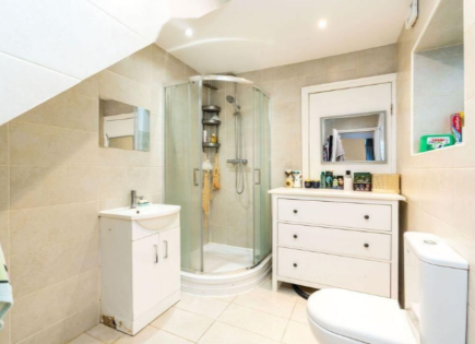 Flat for 385 000 euro in London, United Kingdom