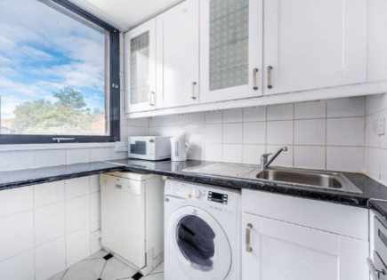 Flat for 325 000 euro in London, United Kingdom