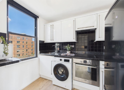 Flat for 320 000 euro in London, United Kingdom