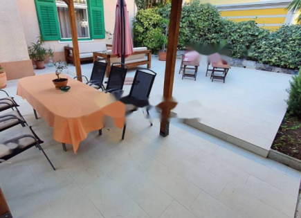 Appartamento per 1 200 000 euro a Opatija, Croazia