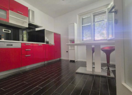 Flat for 275 000 euro in Koper, Slovenia