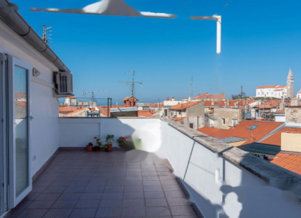 Appartamento per 393 000 euro a Pirano, Slovenia