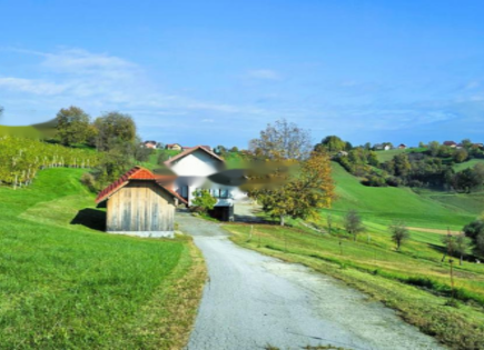 Azienda agricola per 230 000 euro a Podčetrtek, Slovenia
