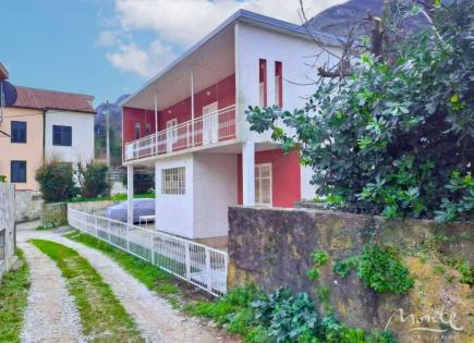 Villa para 450 000 euro en Prcanj, Montenegro
