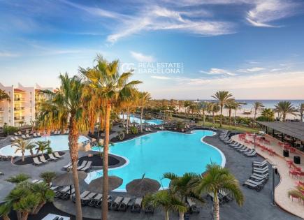 Mietshaus für 100 000 000 euro in Adeje, Spanien