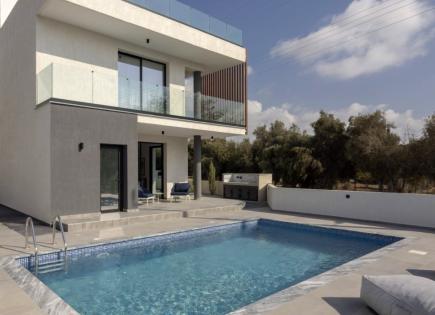 Flat for 880 000 euro in Paphos, Cyprus