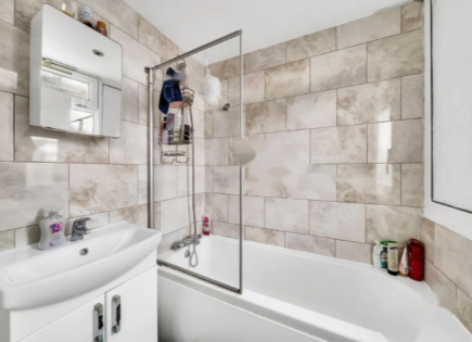 Flat for 365 000 euro in London, United Kingdom