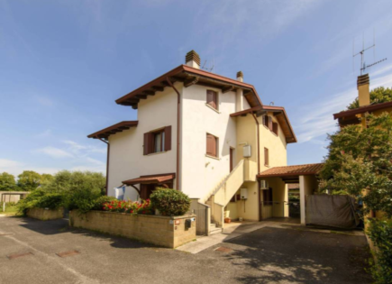 Wohnung für 200 000 euro in Gorizia, Italien