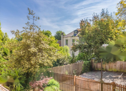 Flat for 300 000 euro in London, United Kingdom