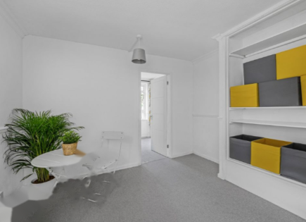 Flat for 350 000 euro in London, United Kingdom