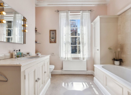 Flat for 2 950 000 euro in London, United Kingdom