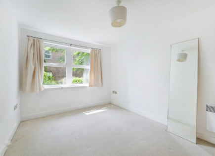 Flat for 325 000 euro in London, United Kingdom