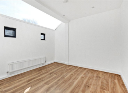 Flat for 300 000 euro in London, United Kingdom