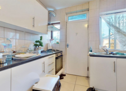 Flat for 320 000 euro in London, United Kingdom