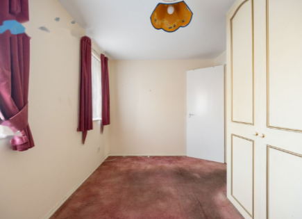 Flat for 295 000 euro in London, United Kingdom