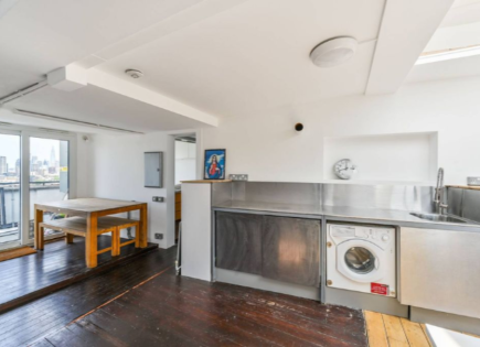 Flat for 295 000 euro in London, United Kingdom