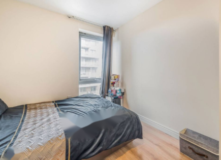 Flat for 300 000 euro in London, United Kingdom