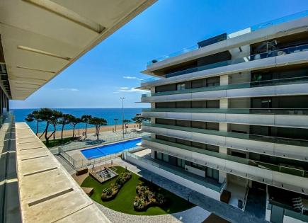 Flat for 748 000 euro in Platja D'Aro, Spain