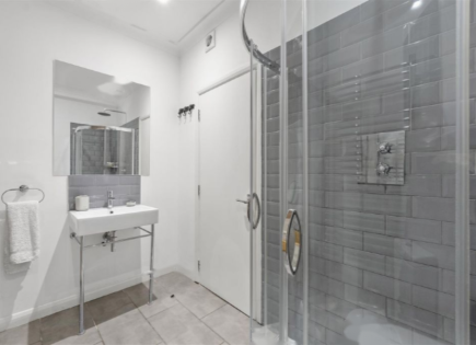 Appartamento per 442 750 euro a Londra, Regno Unito