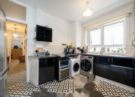 Appartamento per 747 500 euro a Londra, Regno Unito