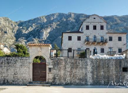 Villa for 950 000 euro in Dobrota, Montenegro