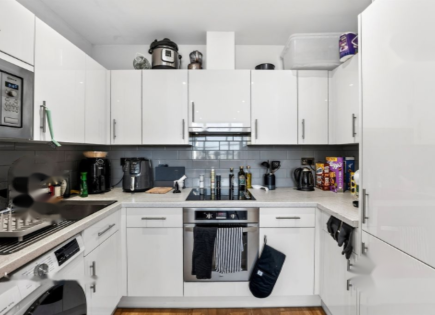 Flat for 431 250 euro in London, United Kingdom