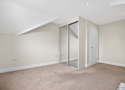 Flat for 253 000 euro in London, United Kingdom