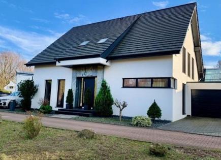House for 1 700 000 euro in Duisburg, Germany
