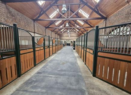 Proprietà commerciale per 10 000 000 euro a Krefeld, Germania