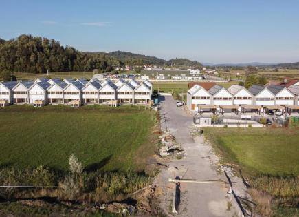Terrain pour 7 650 000 Euro à Vrhnika, Slovénie