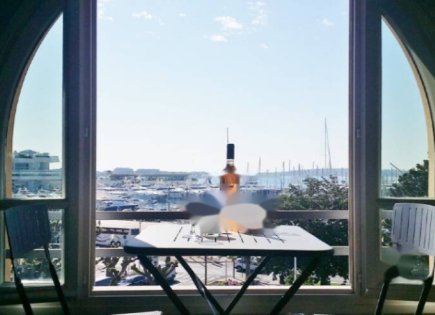Appartamento per 660 000 euro a Cannes, Francia