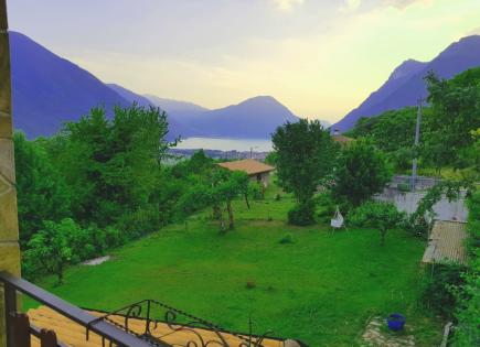 Villa for 600 000 euro in Carlazzo, Italy