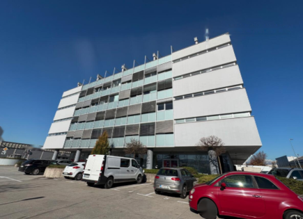 Oficina para 420 400 euro en Liubliana, Eslovenia