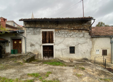 Haus für 50 000 euro in Vipava, Slowenien