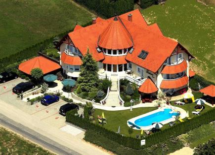 Hôtel pour 1 300 000 Euro à Hévíz, Hongrie