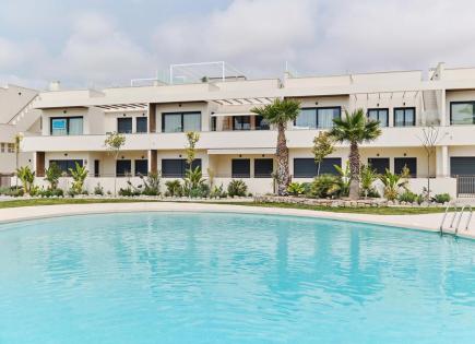 Bungalow for 360 000 euro in Torrevieja, Spain