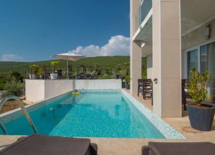 Villa for 2 600 000 euro in Kotor, Montenegro