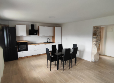 Haus für 549 000 euro in Koper, Slowenien