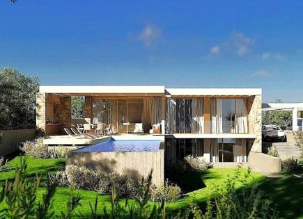 Villa for 930 000 euro in Paphos, Cyprus