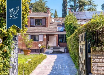 Villa for 2 400 000 euro in Rome, Italy
