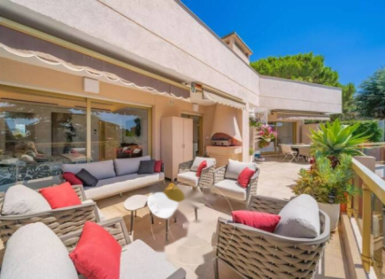 Flat for 625 900 euro in Cannes, France