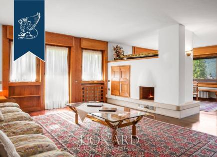 Villa in Cortina d'Ampezzo, Italy (price on request)