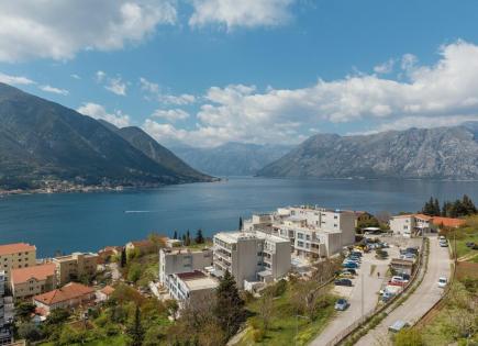 Appartamento per 648 000 euro a Dobrota, Montenegro