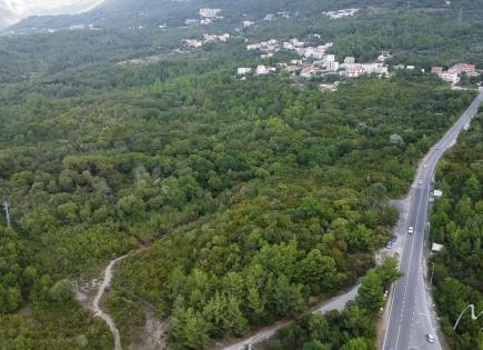 Terreno per 227 850 euro a Kavac, Montenegro